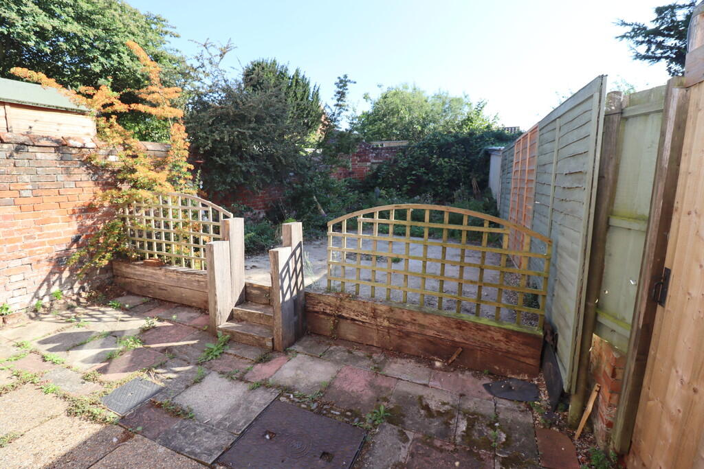 Garden One 15-08-...