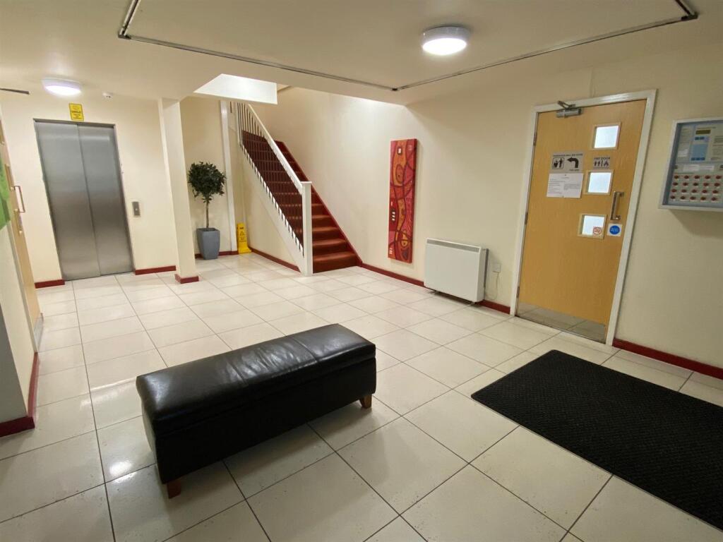 communal entrance ground floor.jpg