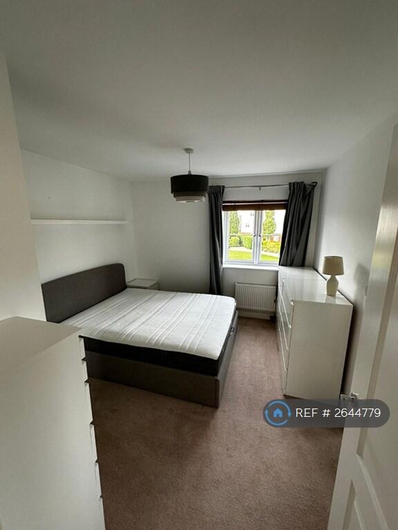 Master Bedroom - En-Suite