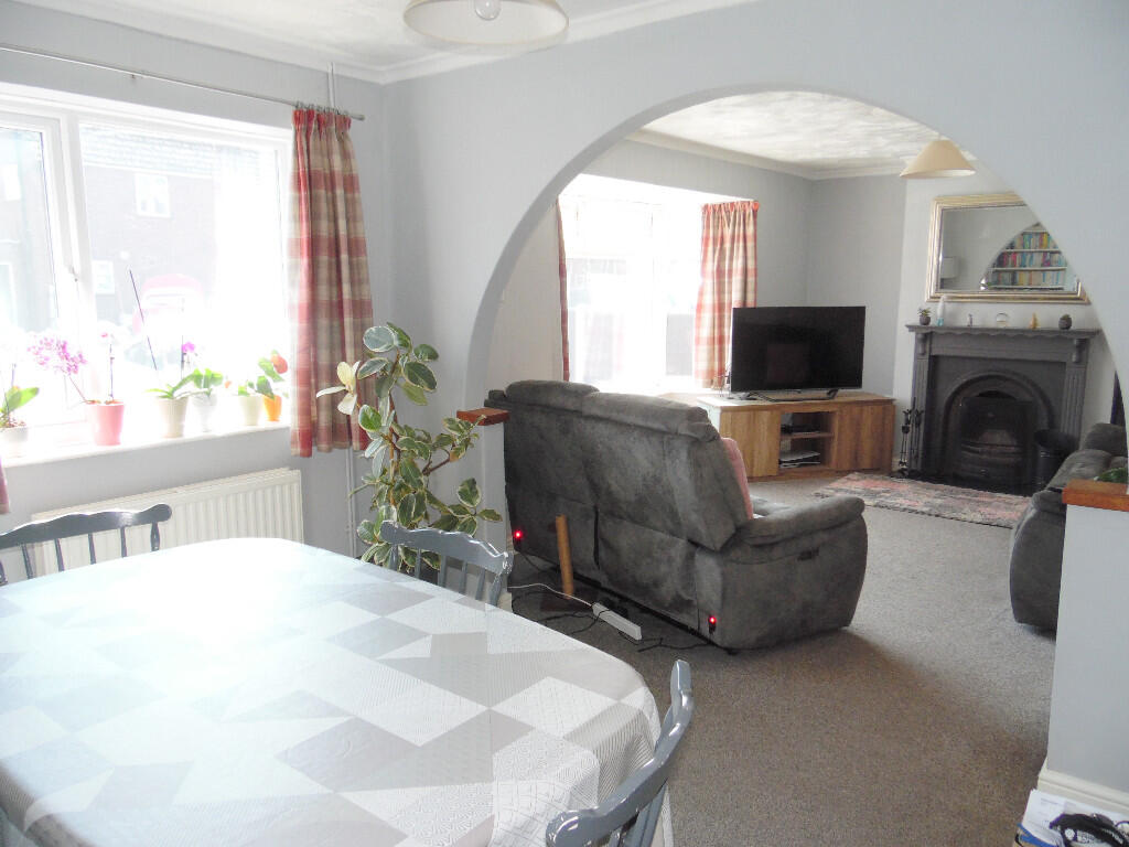 LOUNGE &amp; DINING ROOM