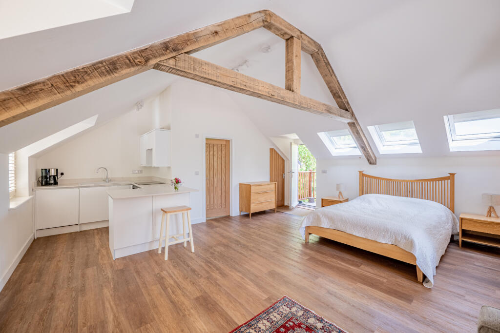 Studio Apartment