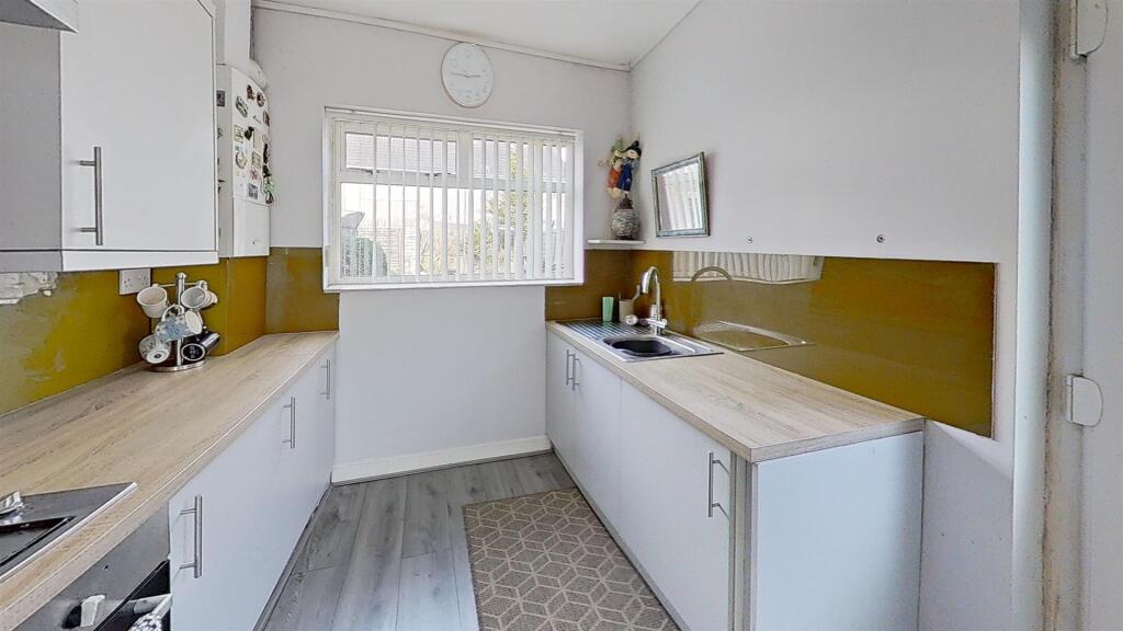 2-Trebanog-Close-Kitchen.jpg