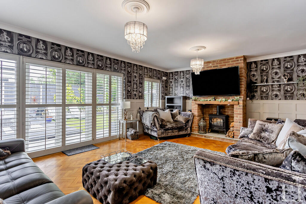 8648598-interiorW...