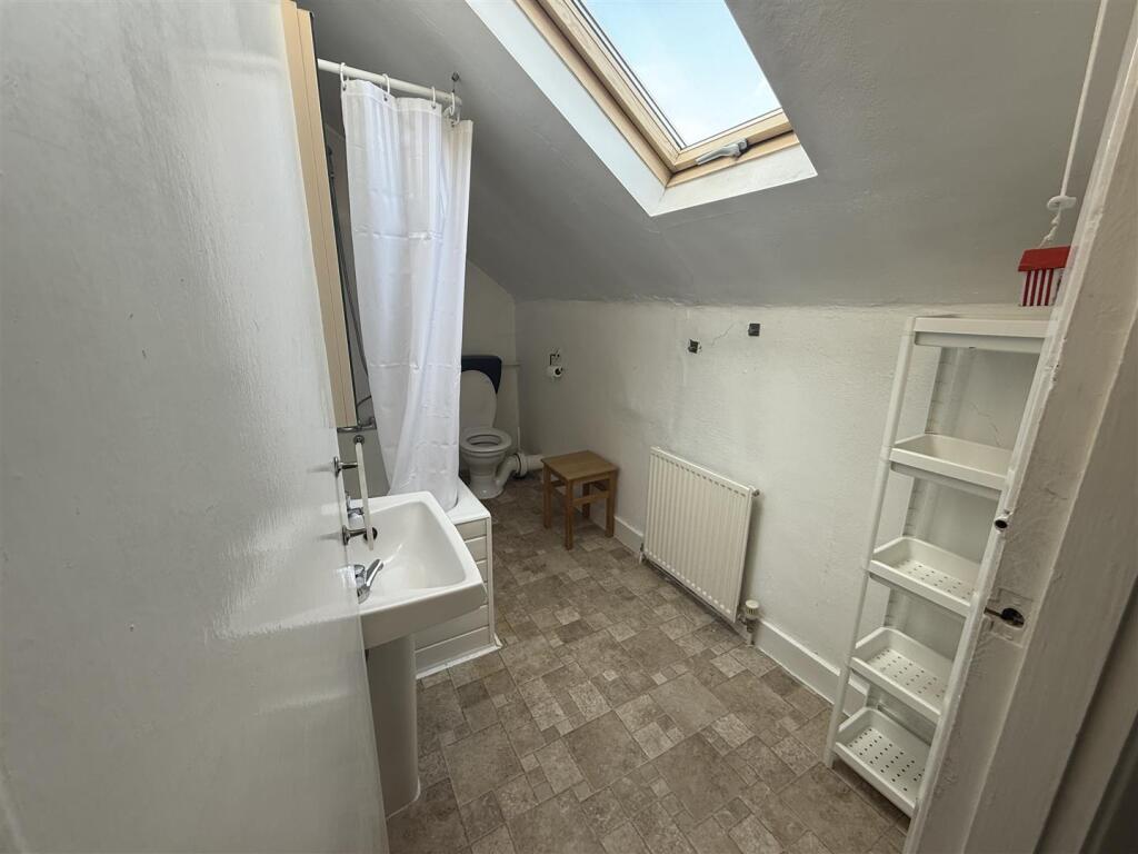 257b Bathroom.jpeg