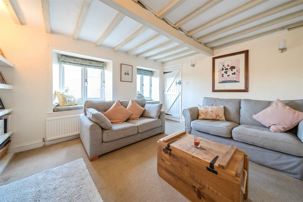 21 Lower Street, Pury End (3).jpg