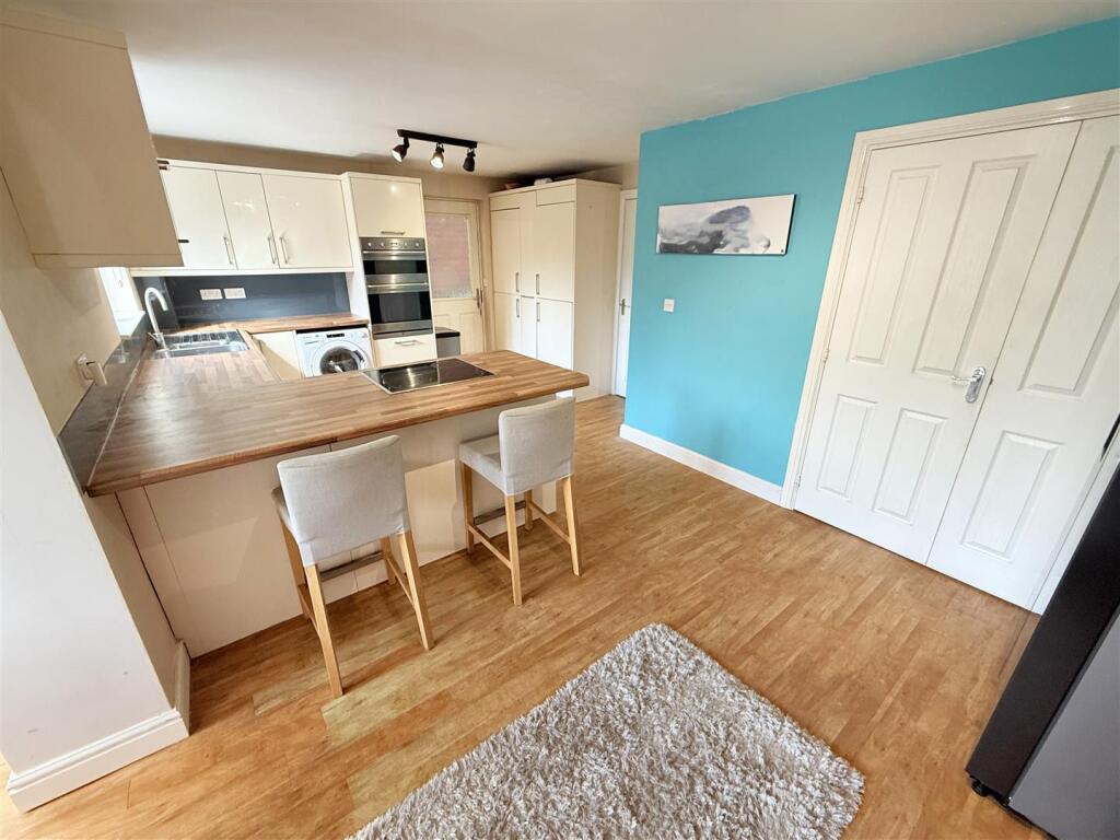 Kitchen Dining B.JPG
