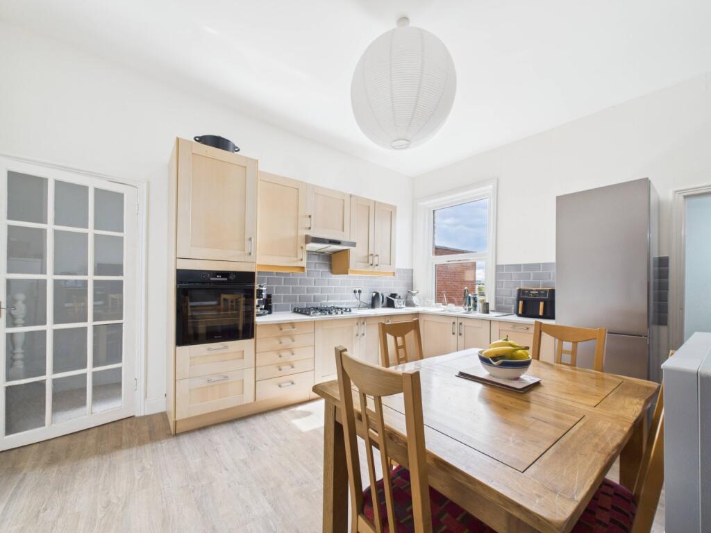 CAM02195G0-PR0088-STILL019