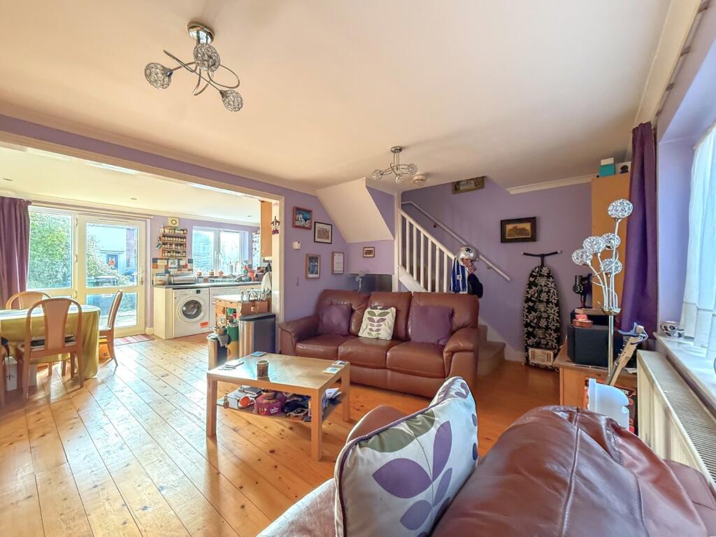 Lounge-Diner-Kitchen