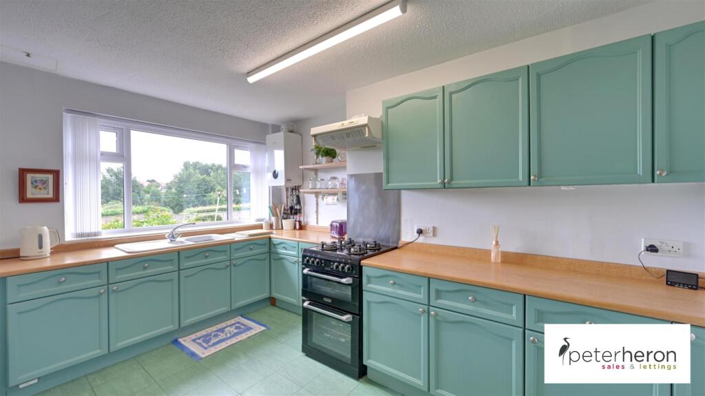 Breakfasting Kitchen