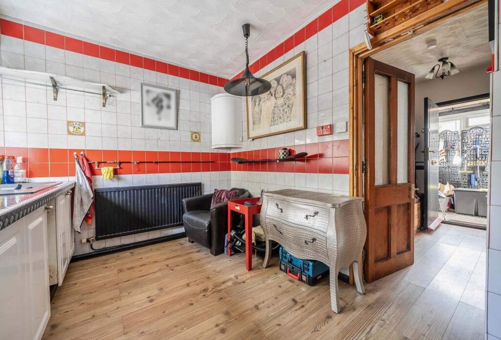 1370059-10-6900bd...