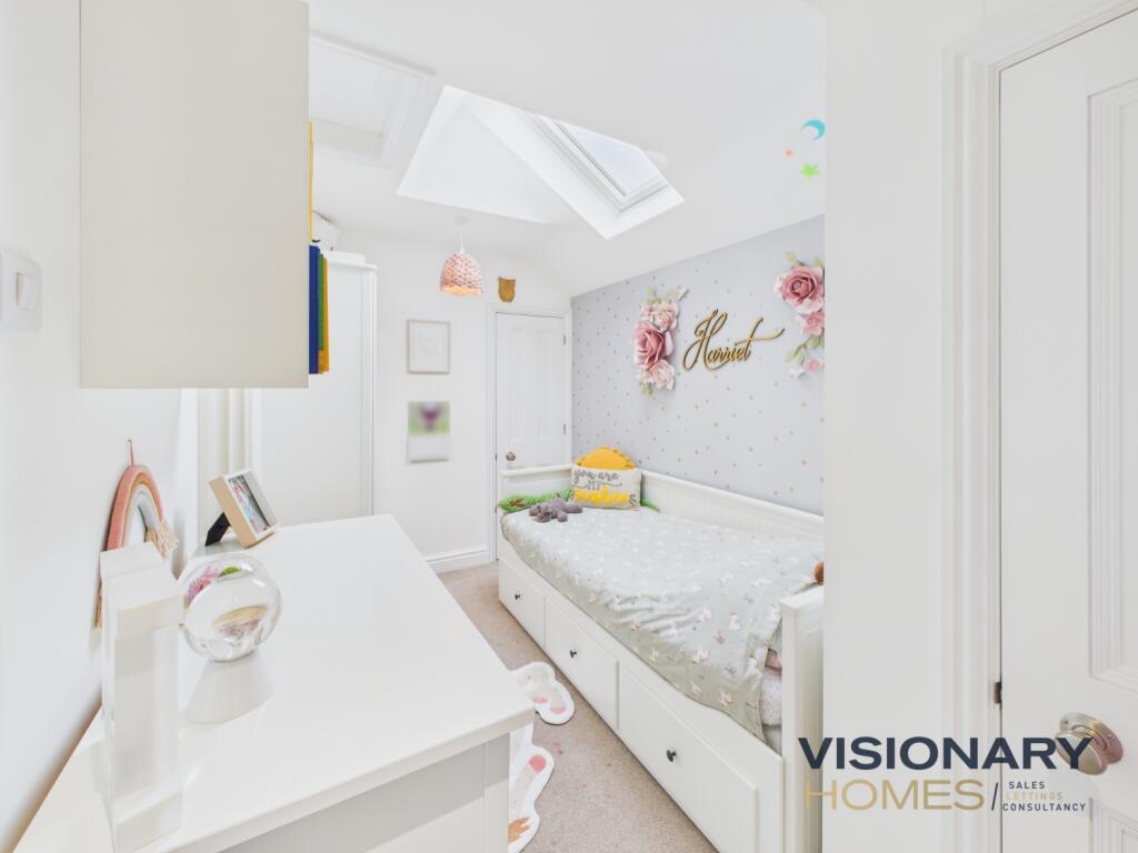 CAM03522G0-PR0220-STILL035