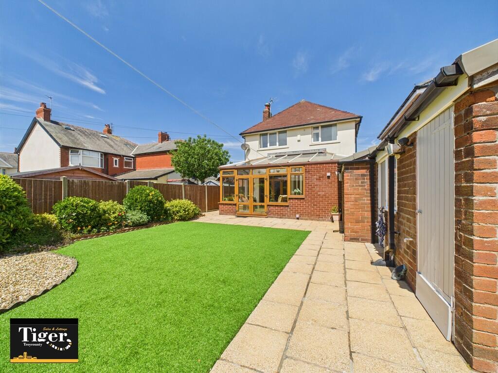 CAM02176G0-PR0596...