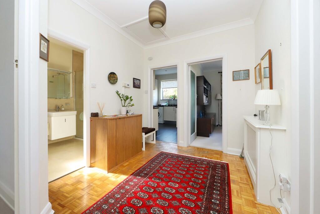 27 Hillside Cresc...