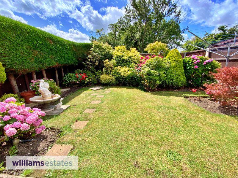 private garden 