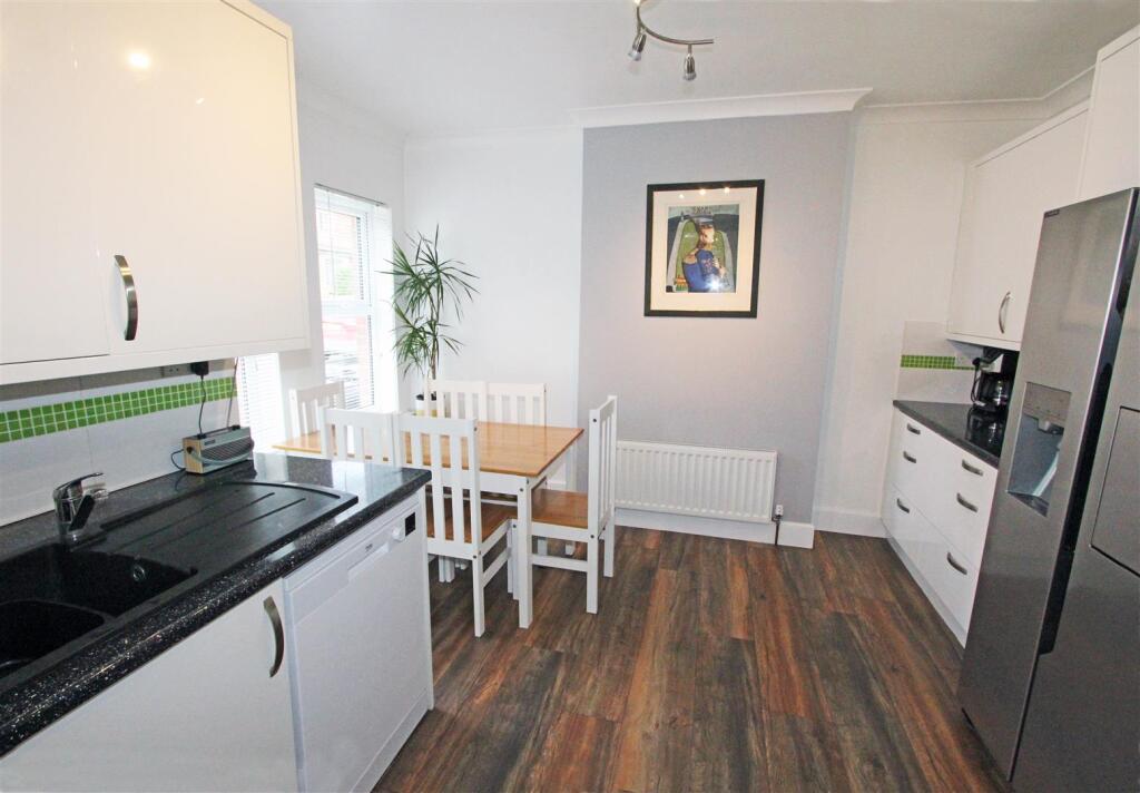 IMG_5007 kit dine.jpg