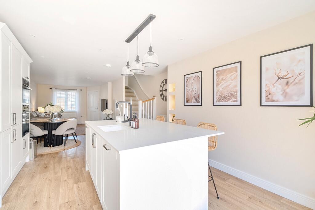 1313199-10-6852cdf96a4d8