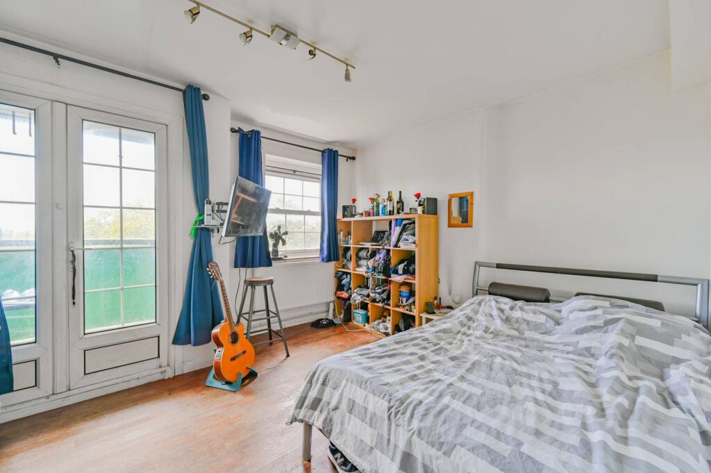 Worsopp Drive, Clapham Common South Side, Clapham, SW4