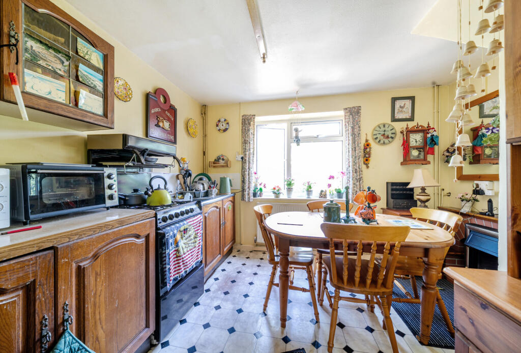 1329612-7-6883827...