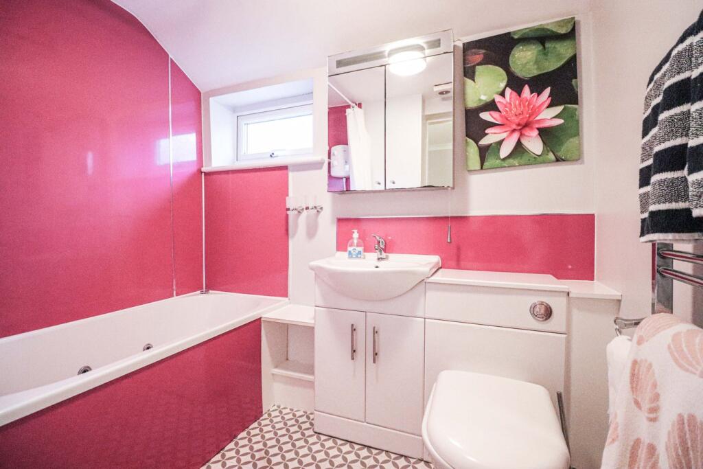 En-Suite Bathroom 5