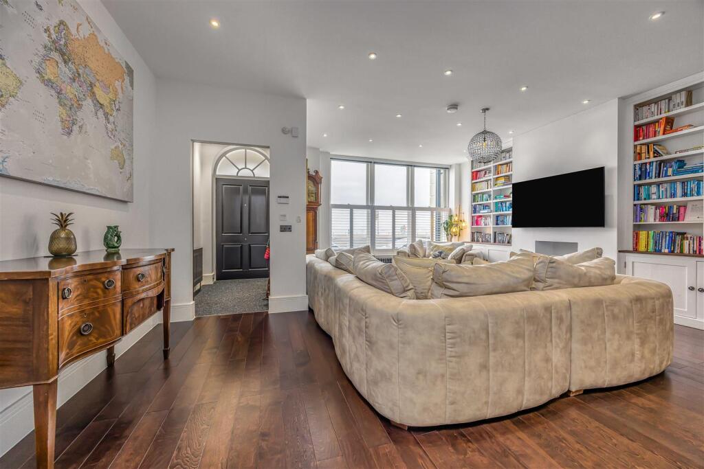 Apartment B, Clearwater Apartments, South Parade, 