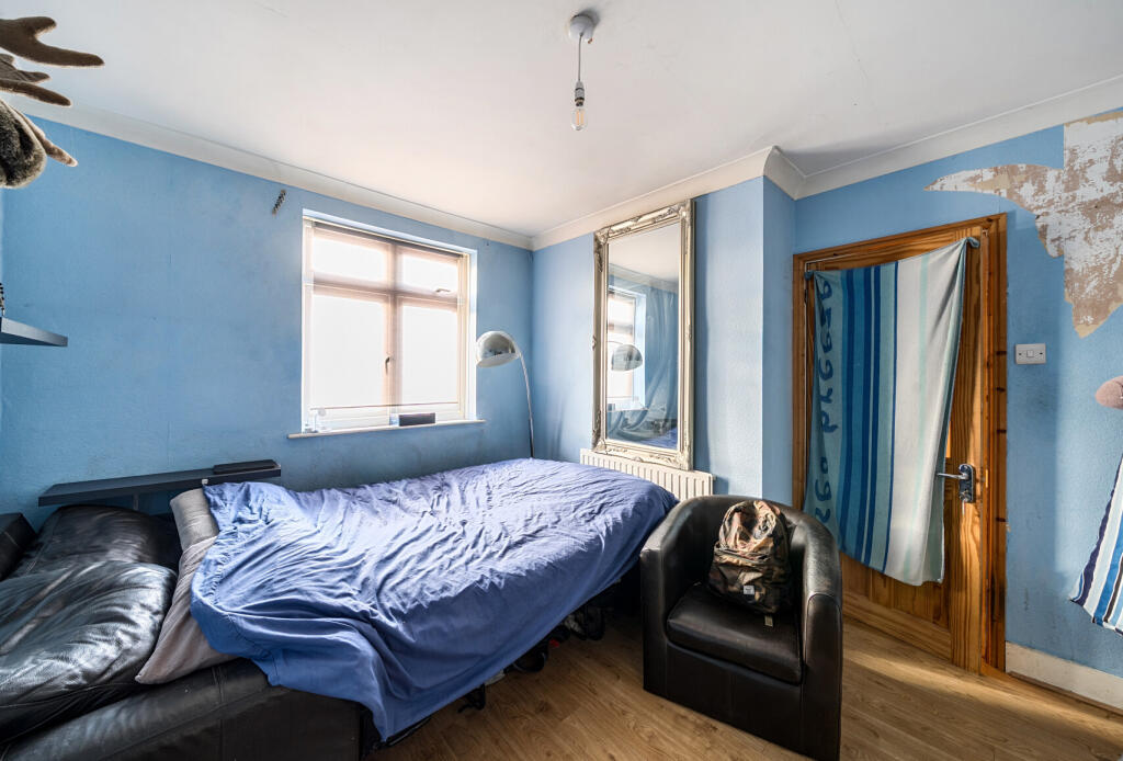 1381876-6-691c904...