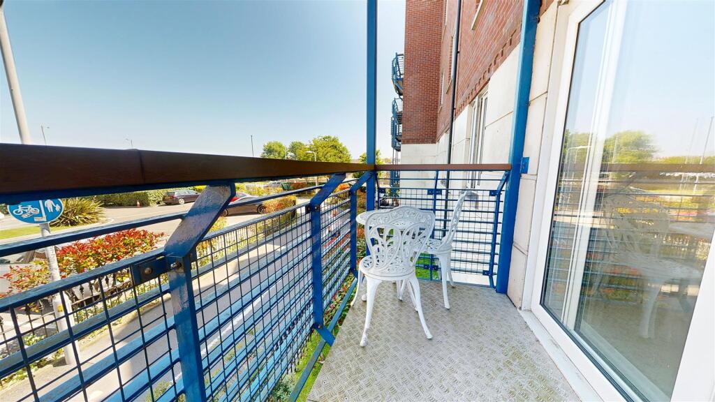 BALCONY.jpg