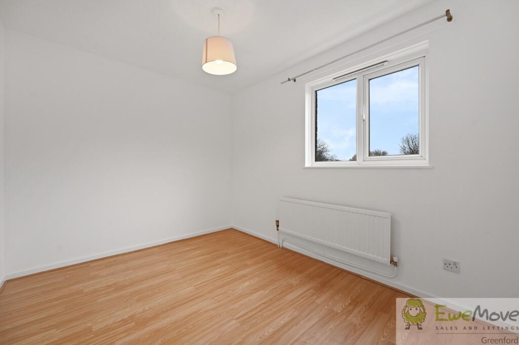 RCEWE- 29 high street- bedroom 6 (1)