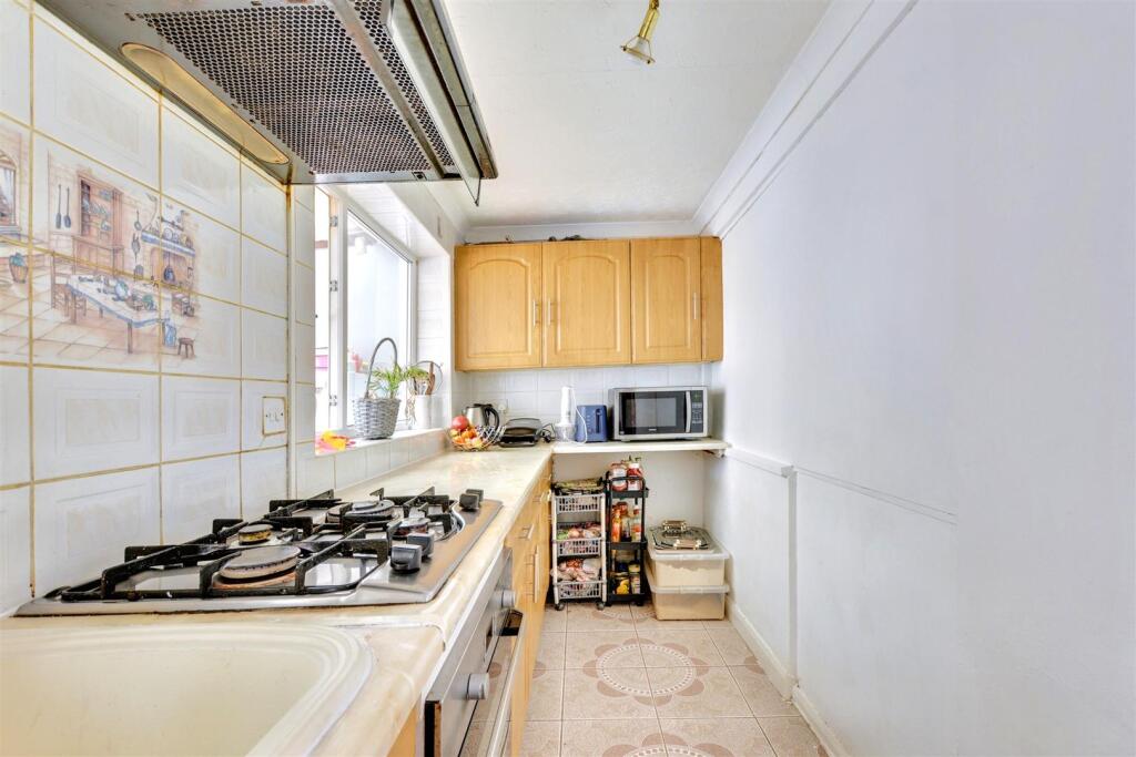 Kitchen_2.jpeg