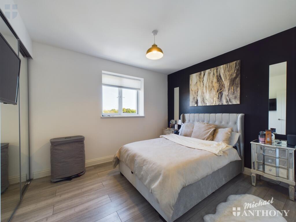 CAM03218G0-PR0369-STILL004