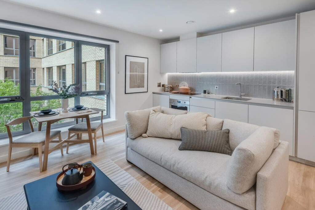GQ Lyons Dock Studio (3)
