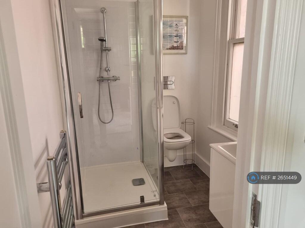 Room c Bathroom