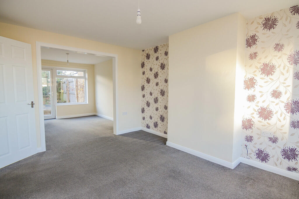 Mendip Rise, Locking