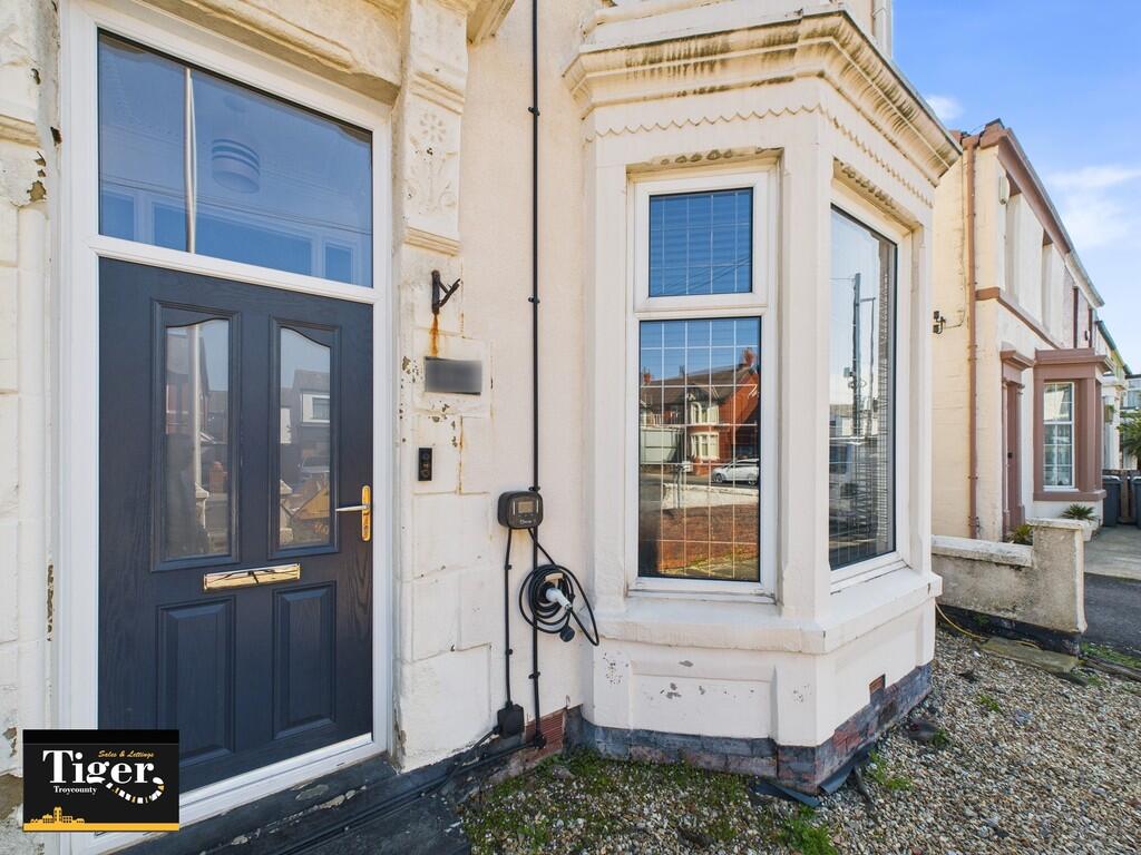 CAM02176G0-PR0541...