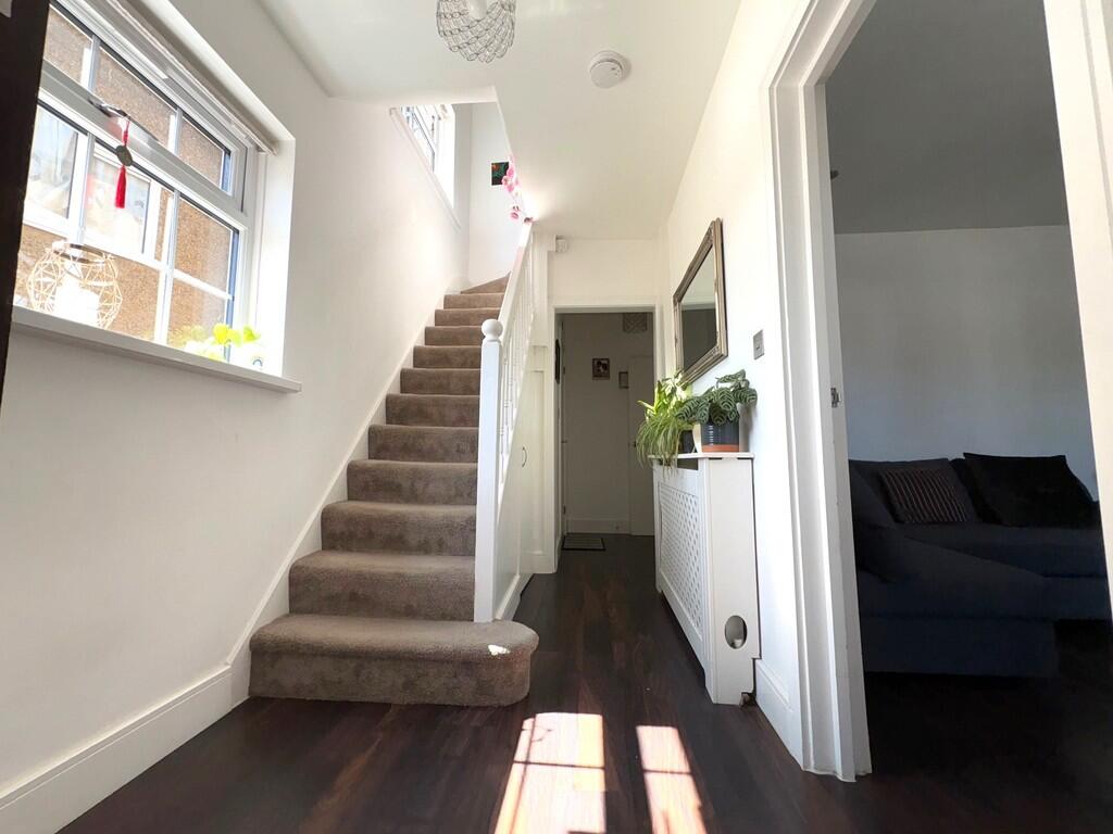 11BoleynDriveHall...