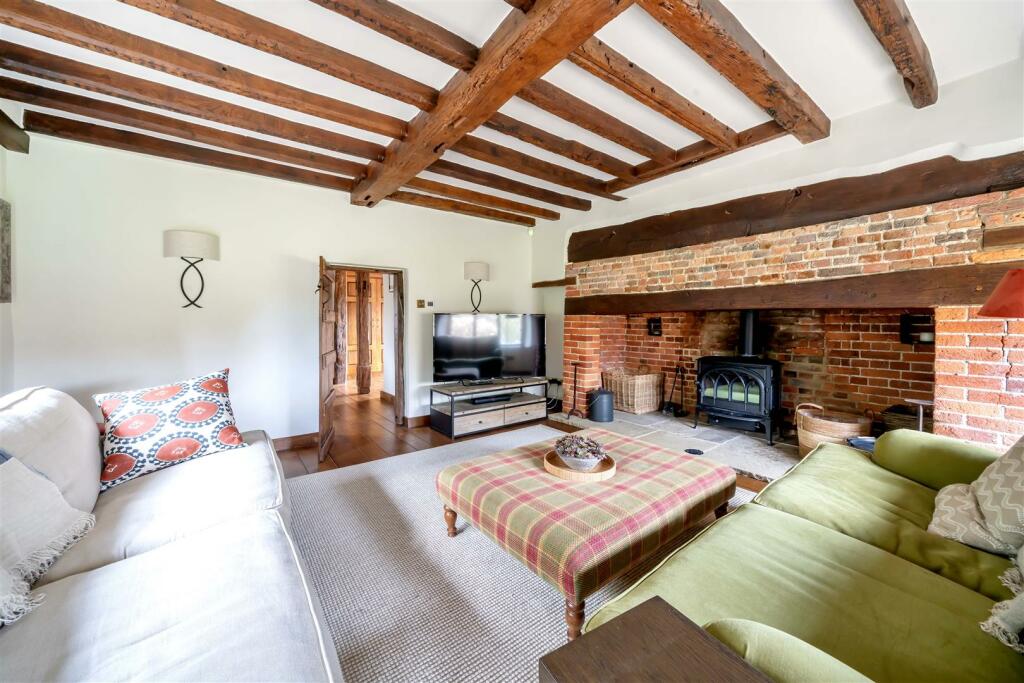 Living Room.jpg