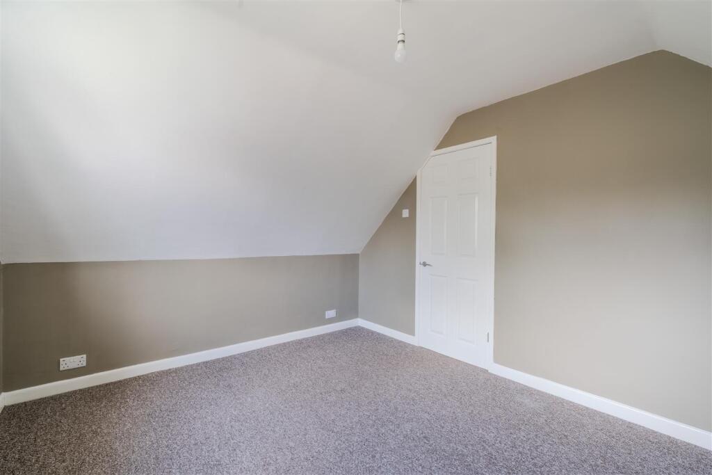 Bedroom1-3.jpg