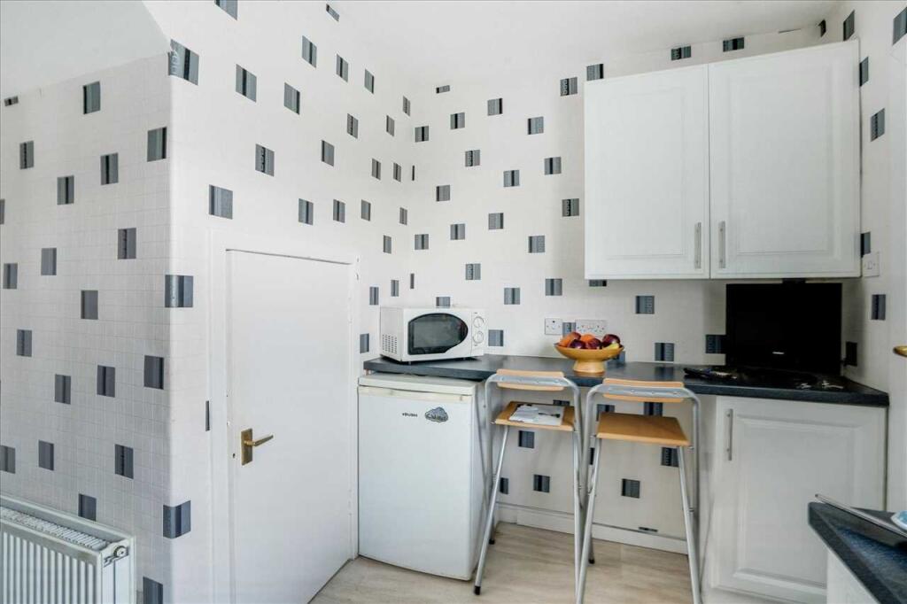 Breakfasting Kitchen