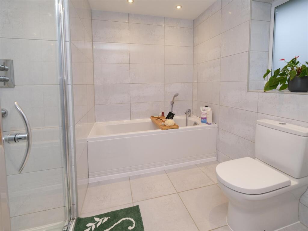 HOUSE BATHROOM