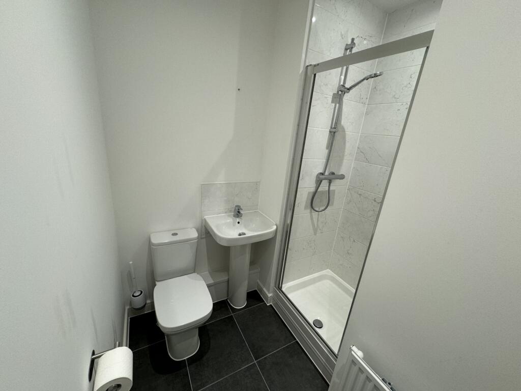 12-shower-room