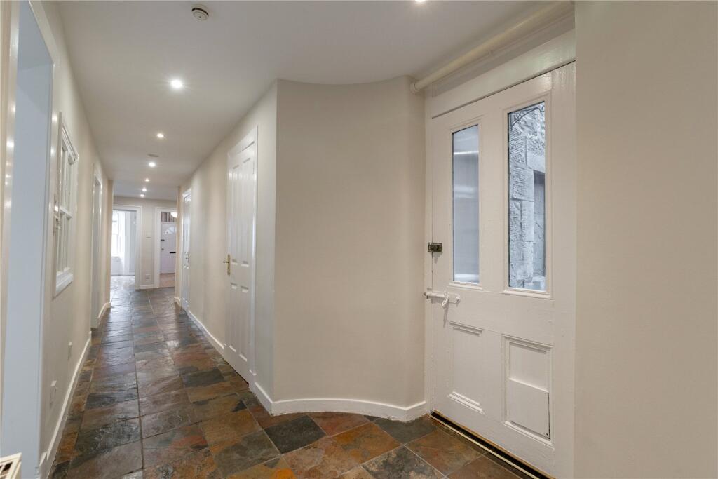 Wellington Place. 86