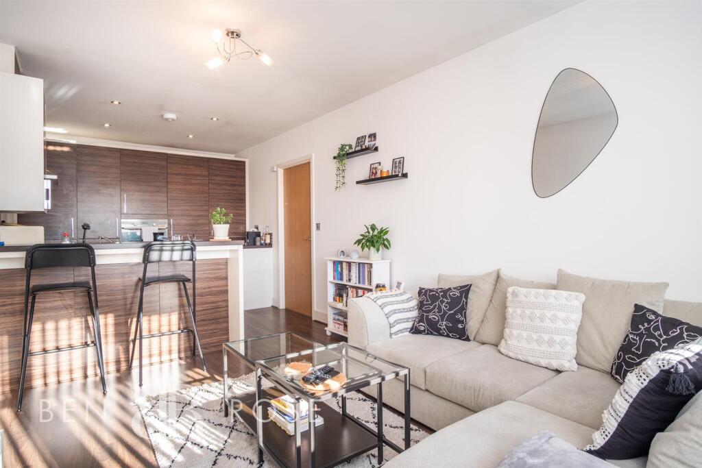 Lounge/Kitchen