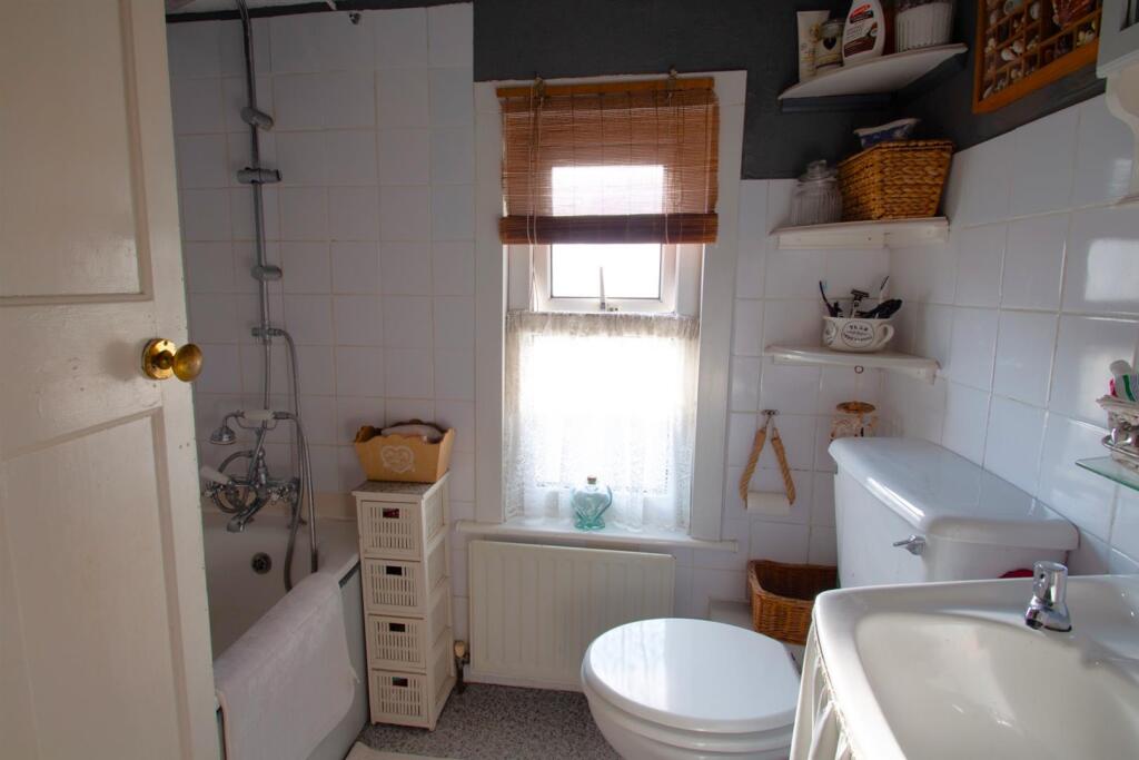 bathroom-2.jpg