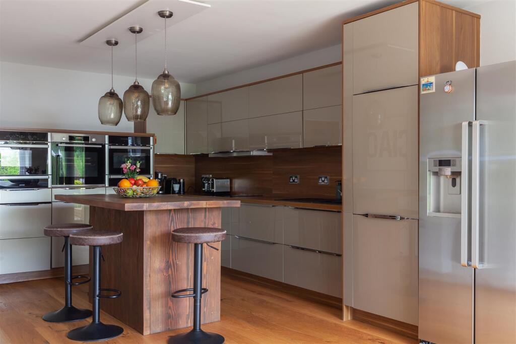 Kitchen - Breakfast Room 1.jpg