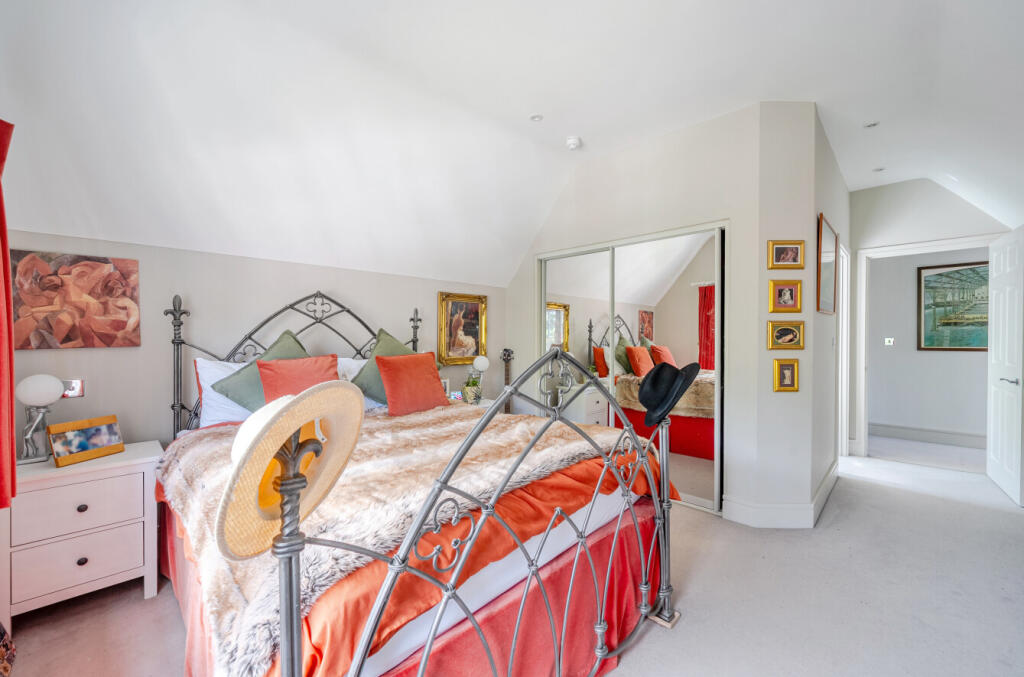 1348924-3-68c2bcc...