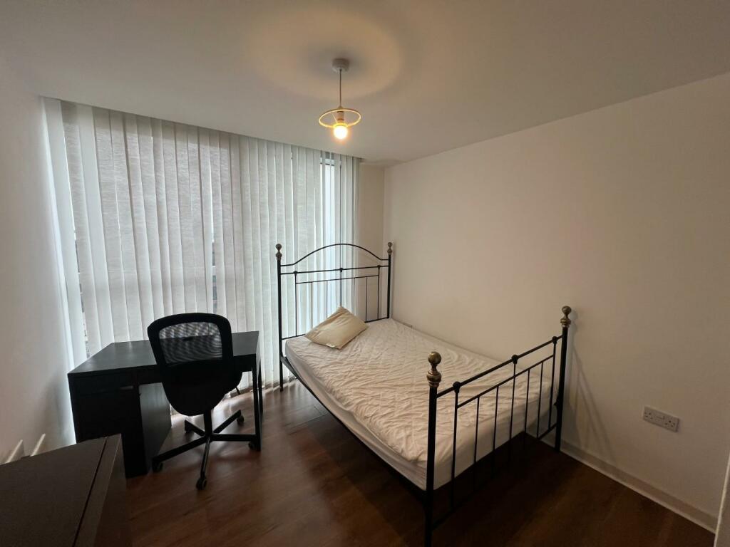 Bedroom 1.JPG