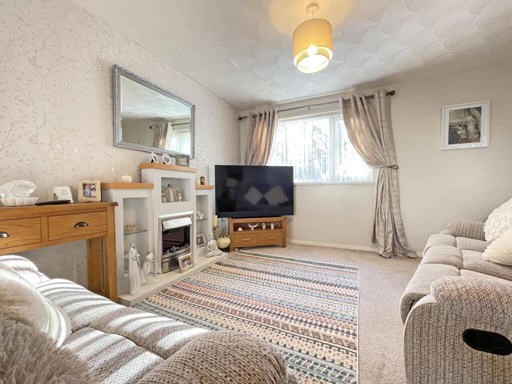 St Peters Road 80 - Living Room Two.jpg