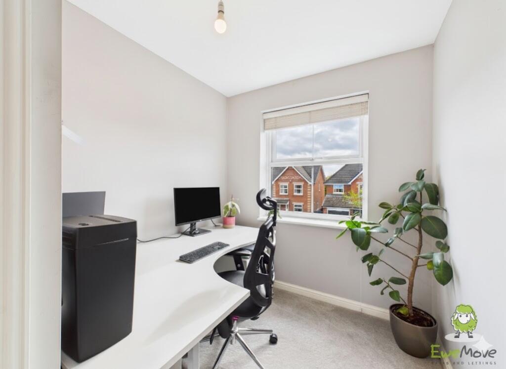 CAM02463G0-PR0086-STILL044a