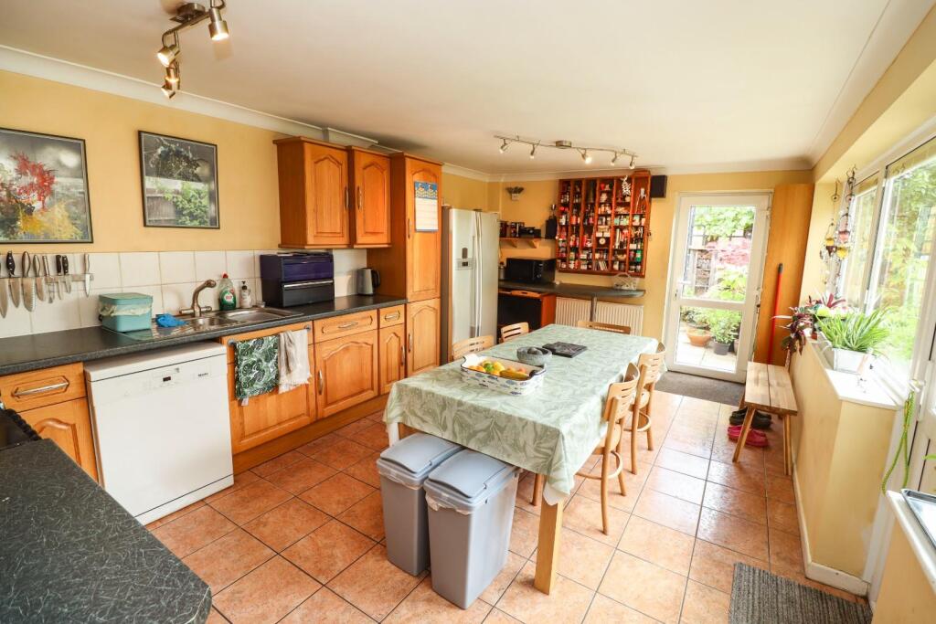 Kitchen / Breakfast Room