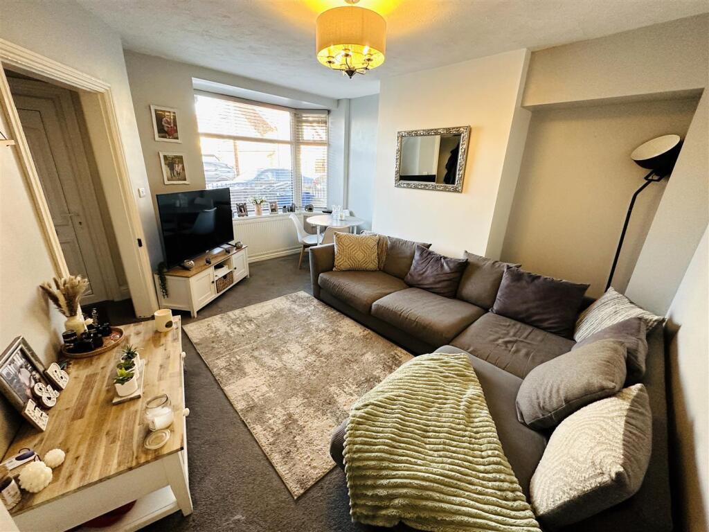 lounge 2.jpg