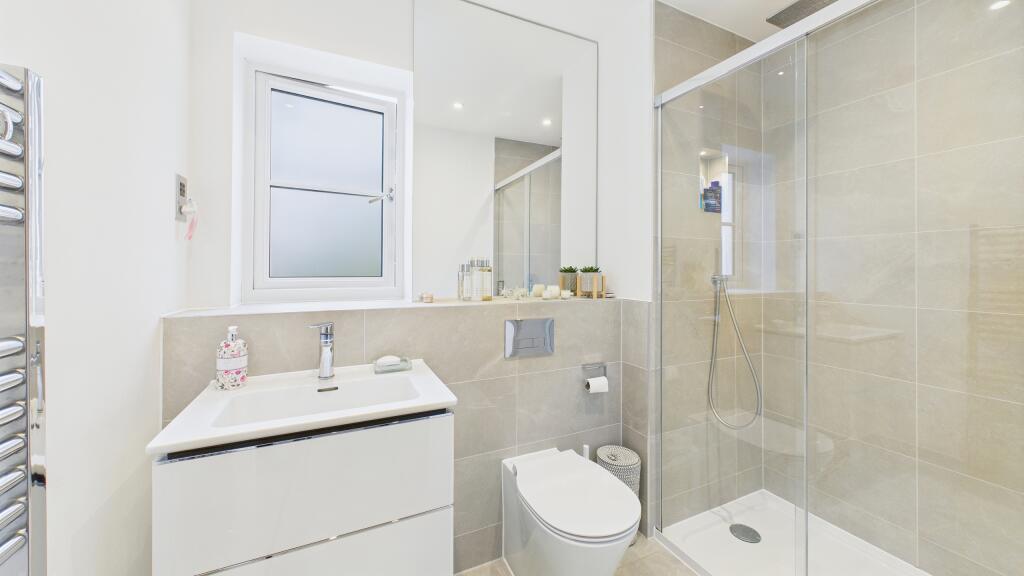 CAM04968G0-PR0062-STILL002